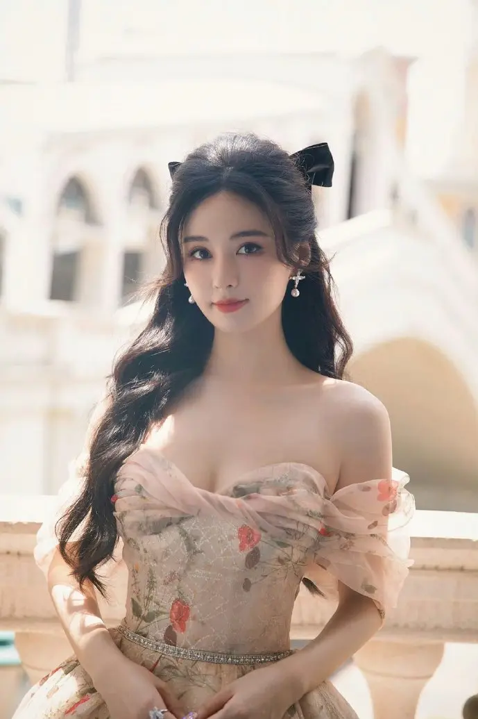 微聊界面对比图